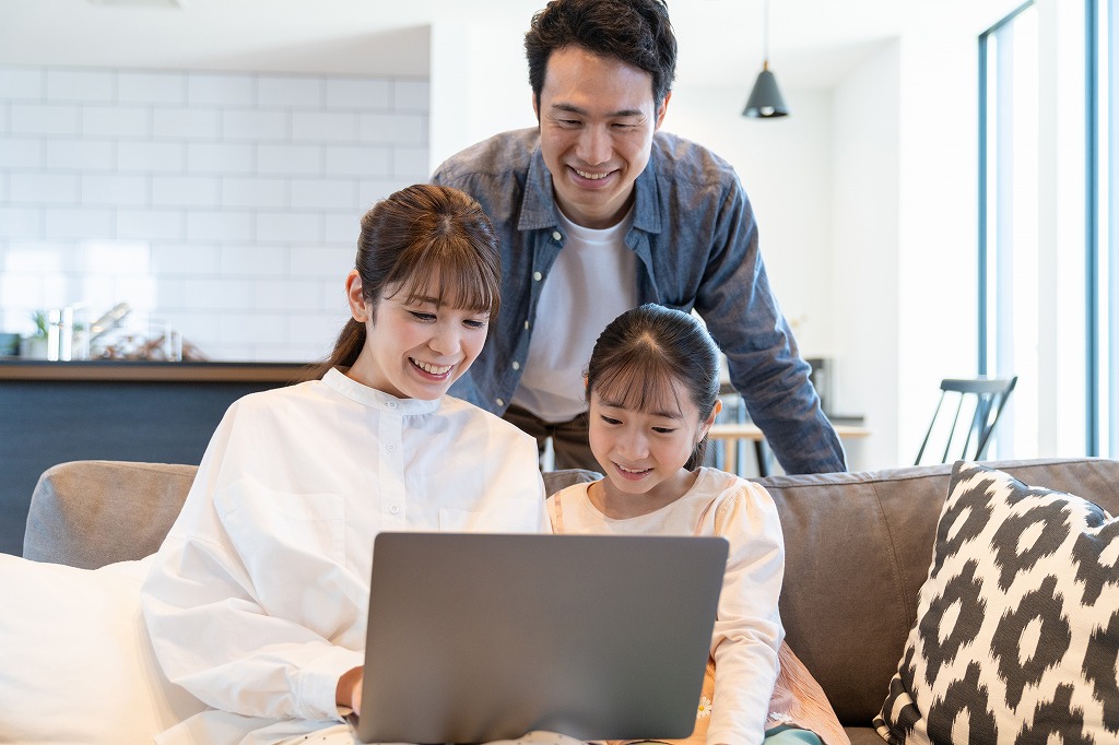 自宅からスマホで参加できるリノベーションのオンライン相談会のイメージ