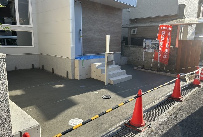 箕面市桜ケ丘3丁目　外構工事完成間近！！