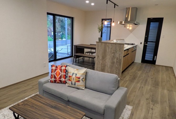 綾部市上延町A号地  家具設置しました！