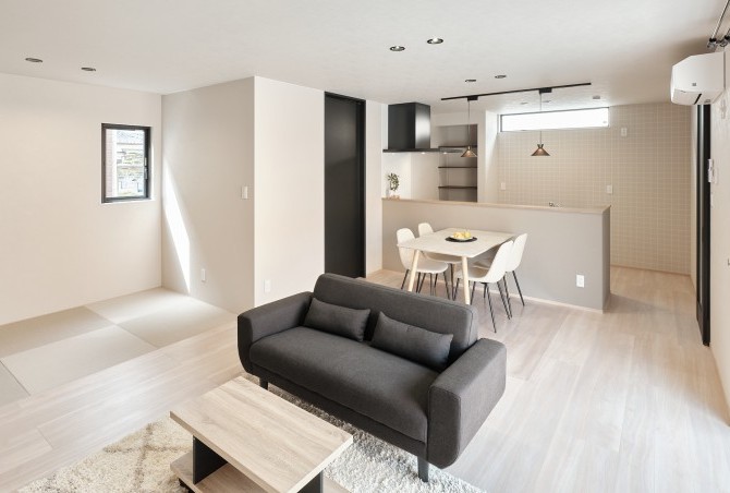 豊岡市中陰建売住宅に家具が入りました！家具付きで販売いたします！