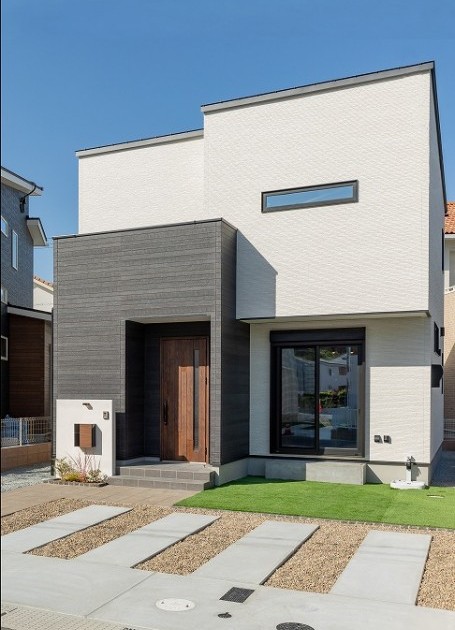 ベッセルシンク×人工大理石製がホテルライクなシンプルモダンのお家