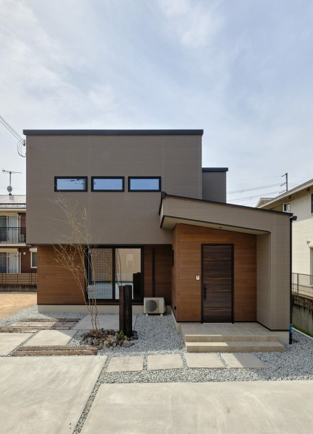 暮らしやすさとデザイン性を両立した、大人のための住まい